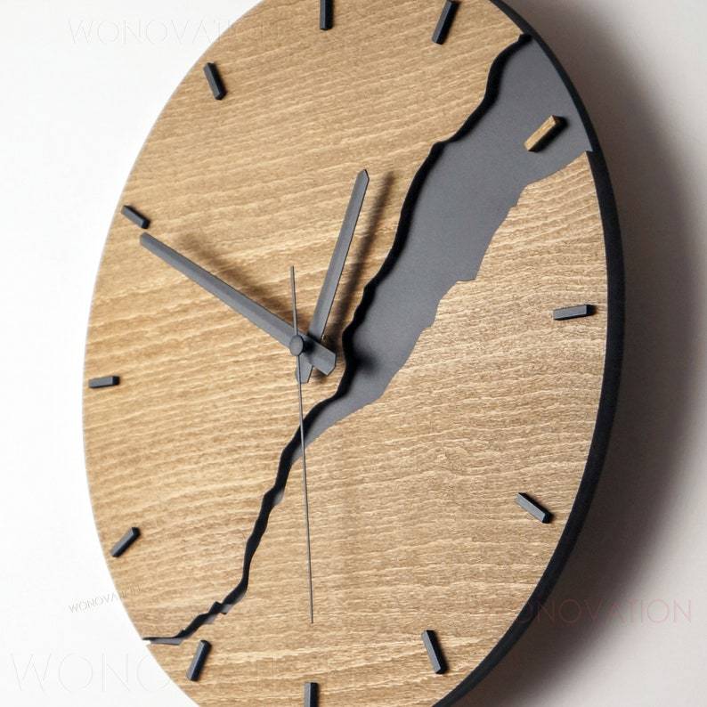 Modern Home Creative Crack Simple Wooden Wall Clock
